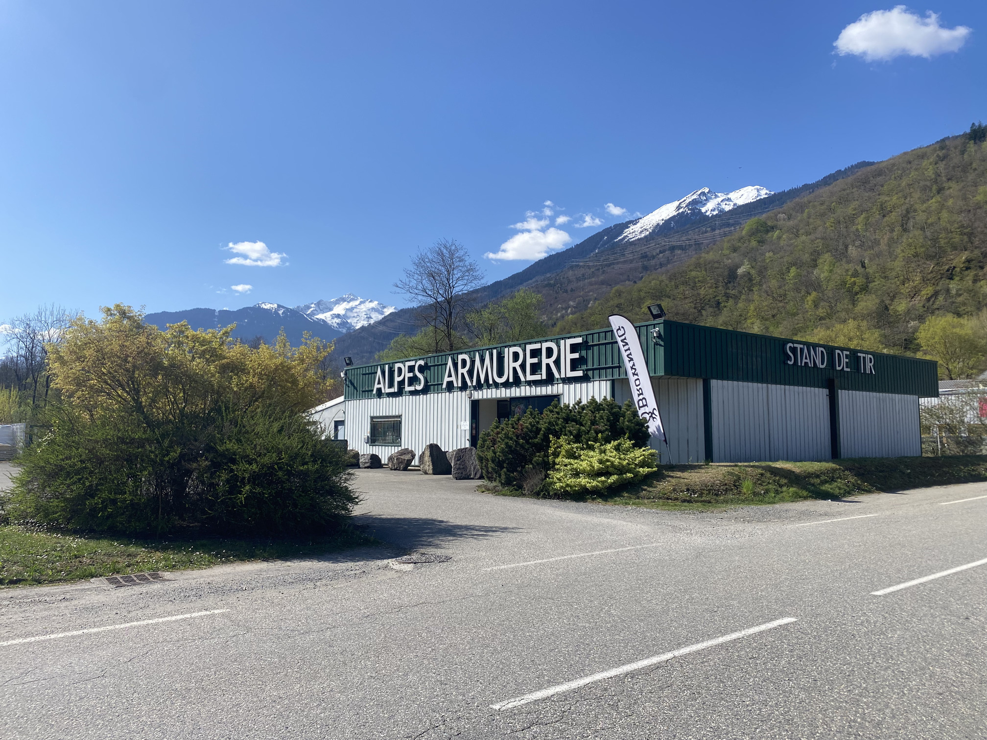 ALPES ARMURERIE EXTERIEUR 4 (1)